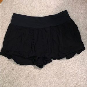 Express flowy black shorts